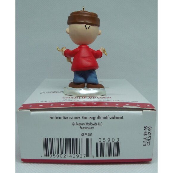 Hallmark Ornament 2015 Keepsake Peanuts Charlie Brown Decking The Tree - Picture 8 of 9